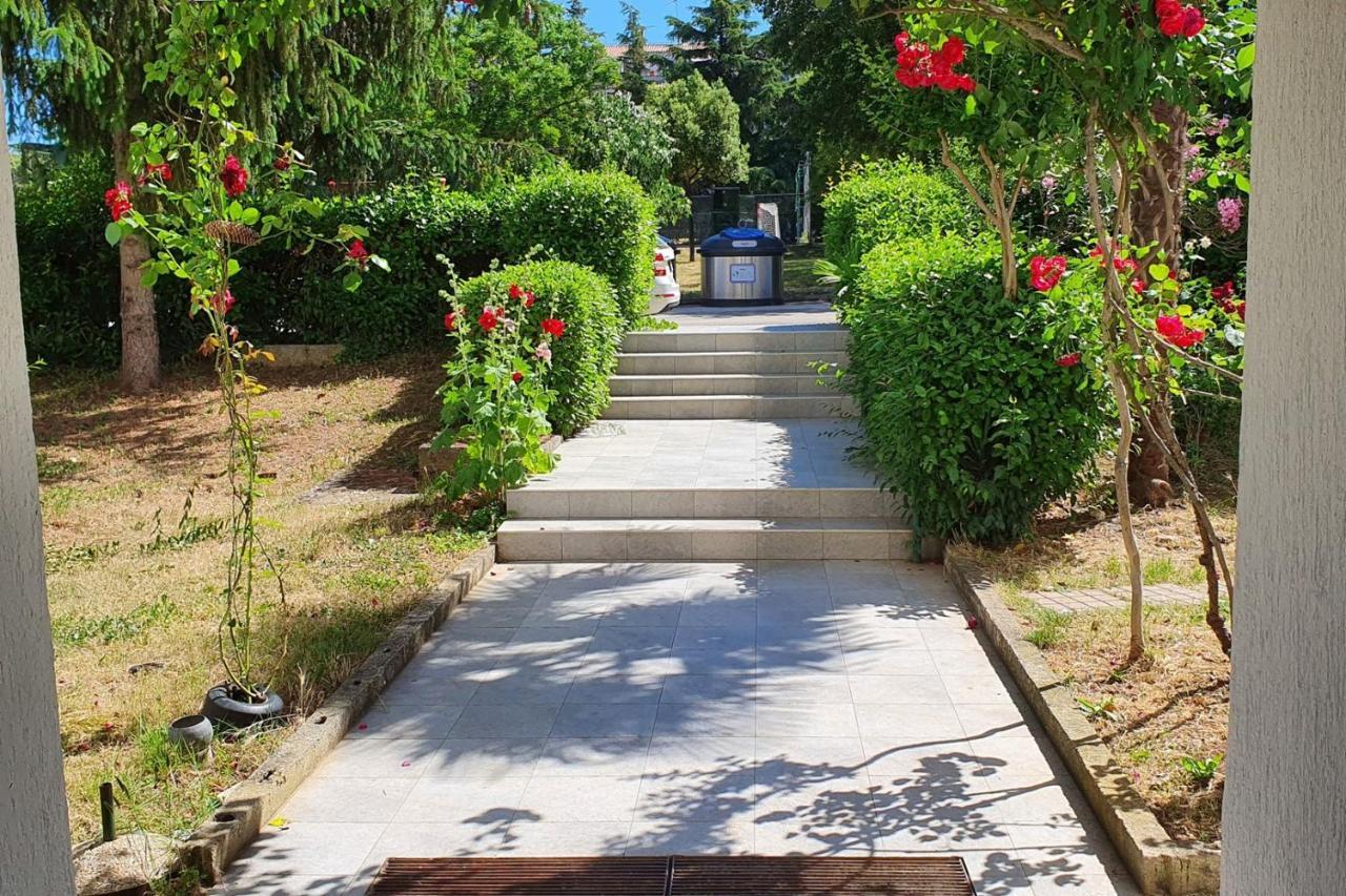 Studio Apartment Ljubica For 2 Persons 150M From The Beach โปเรช ภายนอก รูปภาพ