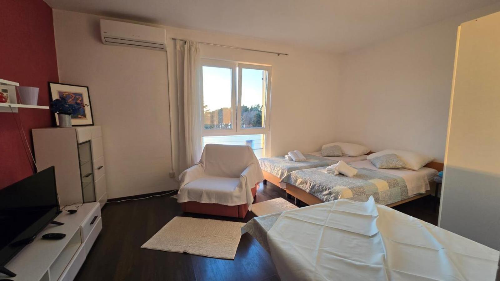 Studio Apartment Ljubica For 2 Persons 150M From The Beach โปเรช ภายนอก รูปภาพ