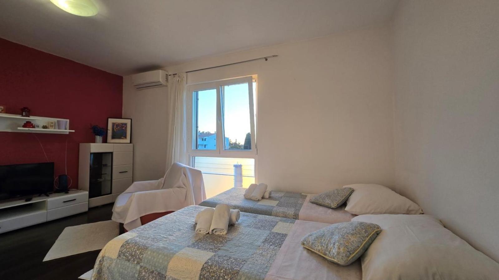 Studio Apartment Ljubica For 2 Persons 150M From The Beach โปเรช ภายนอก รูปภาพ