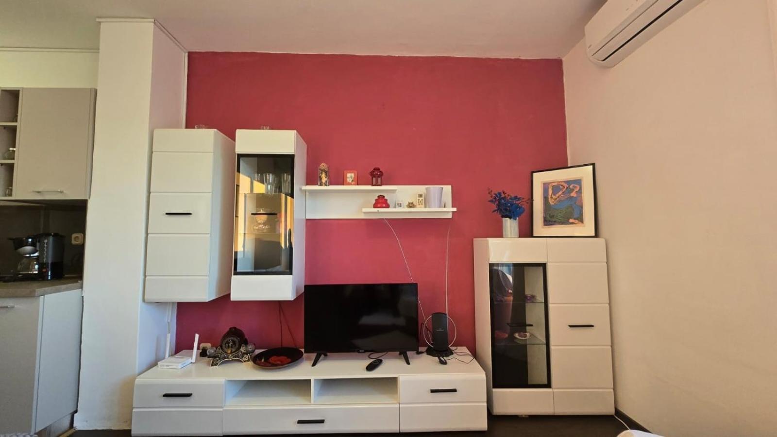 Studio Apartment Ljubica For 2 Persons 150M From The Beach โปเรช ภายนอก รูปภาพ