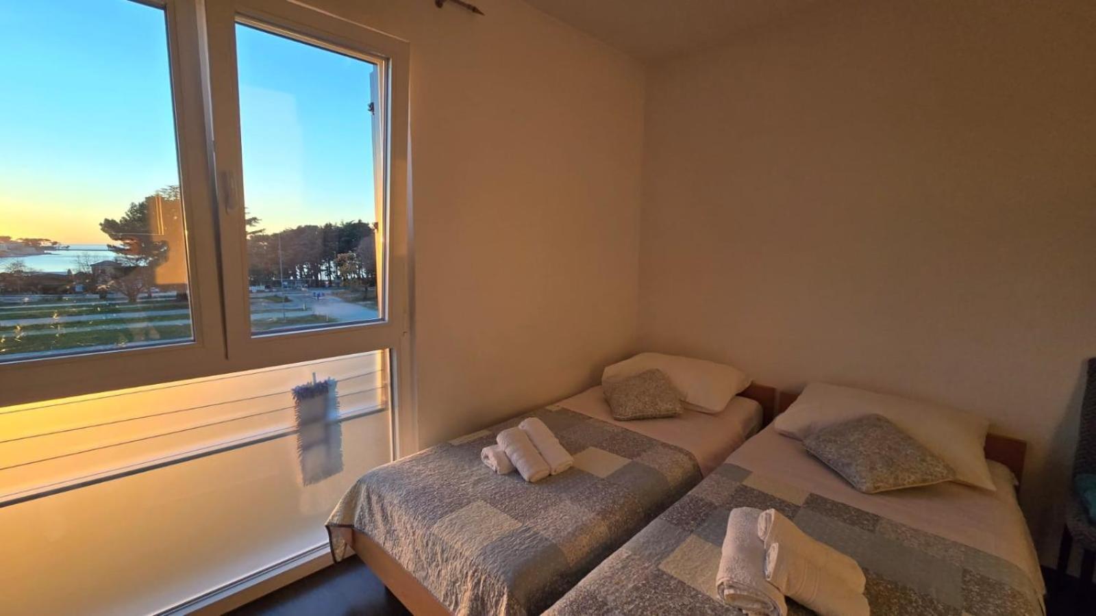 Studio Apartment Ljubica For 2 Persons 150M From The Beach โปเรช ภายนอก รูปภาพ
